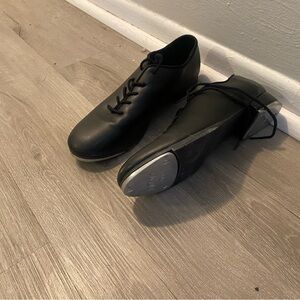 Tap dance shoes